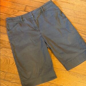 🌼JONES NEW YORK - OLIVE LONG SHORTS - WOMAM’S SIZE 10🌼